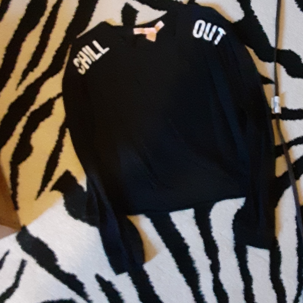 Cropped long sleeve shirt